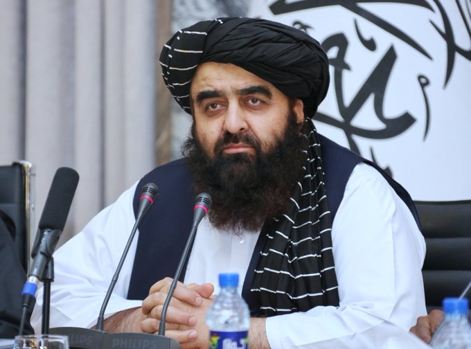 د بهرنیو چارو وزیر عمان ته تللی